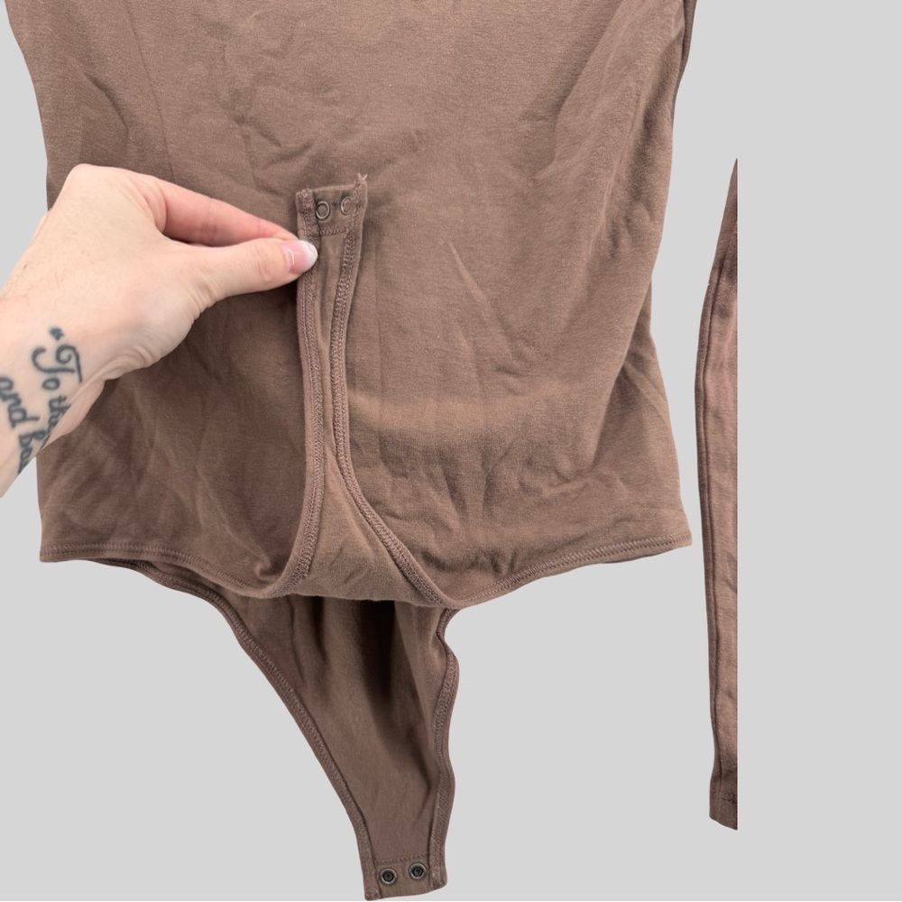 Abercrombie & Fitch Women's Long Sleeve V-Neck Bodysuit - Brown - Picture 4 of 6